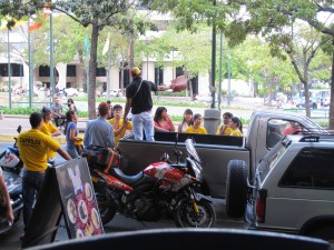 Volanteada de la derecha en Plaza Altamira - Foto Suray Erb Centurión