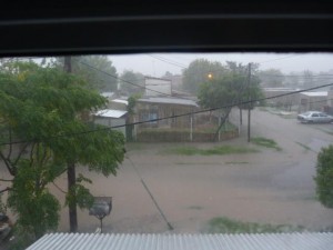 Inundación en Los Hornos. Foto Blanca Suárez