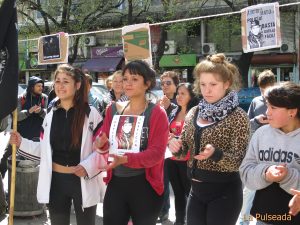 A un mes del asesinato familiares y amigos realizaron una marcha acompañados por la CORREPI.