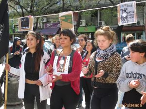 A un mes del asesinato familiares y amigos realizaron una marcha acompañados por la CORREPI. 